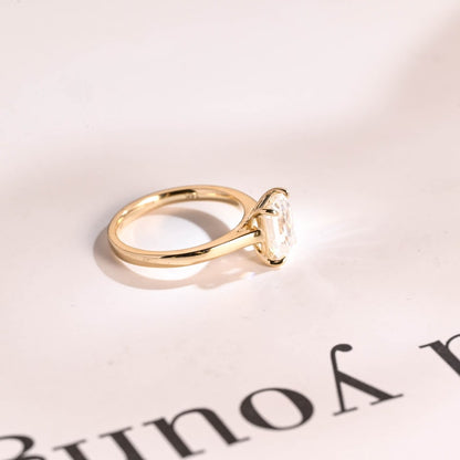 Stunning 1.0 - 2.0 CT Emerald Moissanite Engagement Ring with Solitaire Design 7