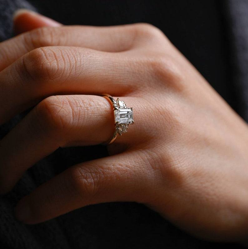 Stunning 1.0 - 2.0 CT Emerald Moissanite Engagement Ring With Cluster Design 2