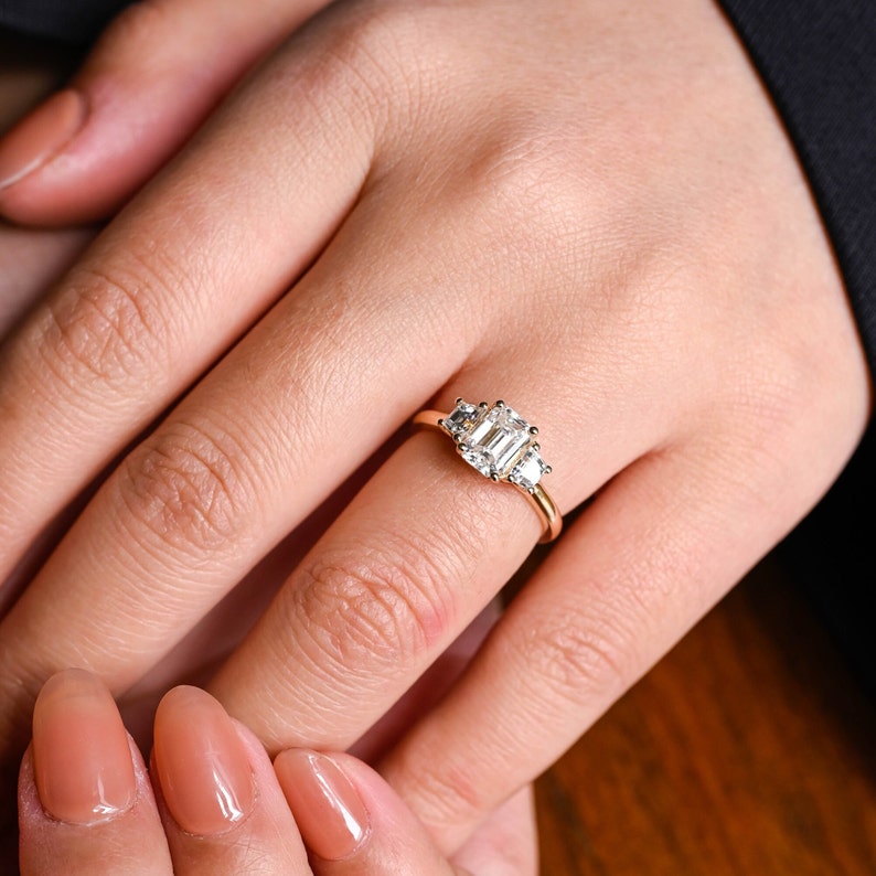 Stunning 1.0 - 2.0 CT Emerald Moissanite Engagement Ring with Three Stone Design 2