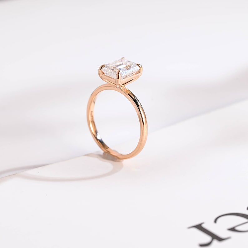 Stunning 1.0 - 2.0 CT Emerald Moissanite Engagement Ring with Solitaire Design 5