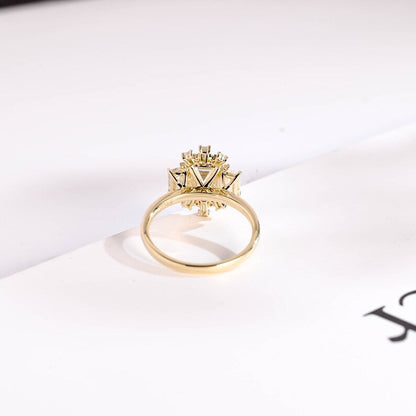 Stunning 1.0 - 2.0 CT Emerald Moissanite Engagement Ring With Cluster Design 9