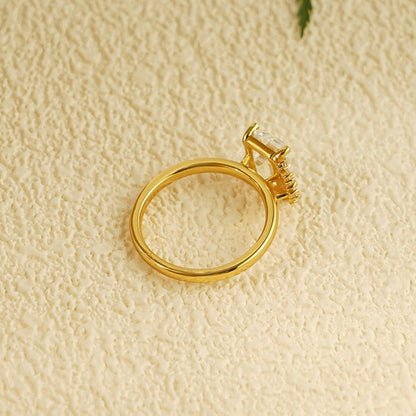 Stunning 1.0 - 2.0 CT Emerald Moissanite Engagement Ring With Cluster Design 10