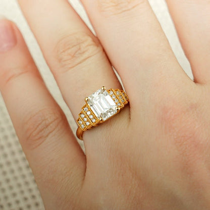 Stunning 1.0 - 2.0 CT Emerald Moissanite Engagement Ring With Cluster Design 2