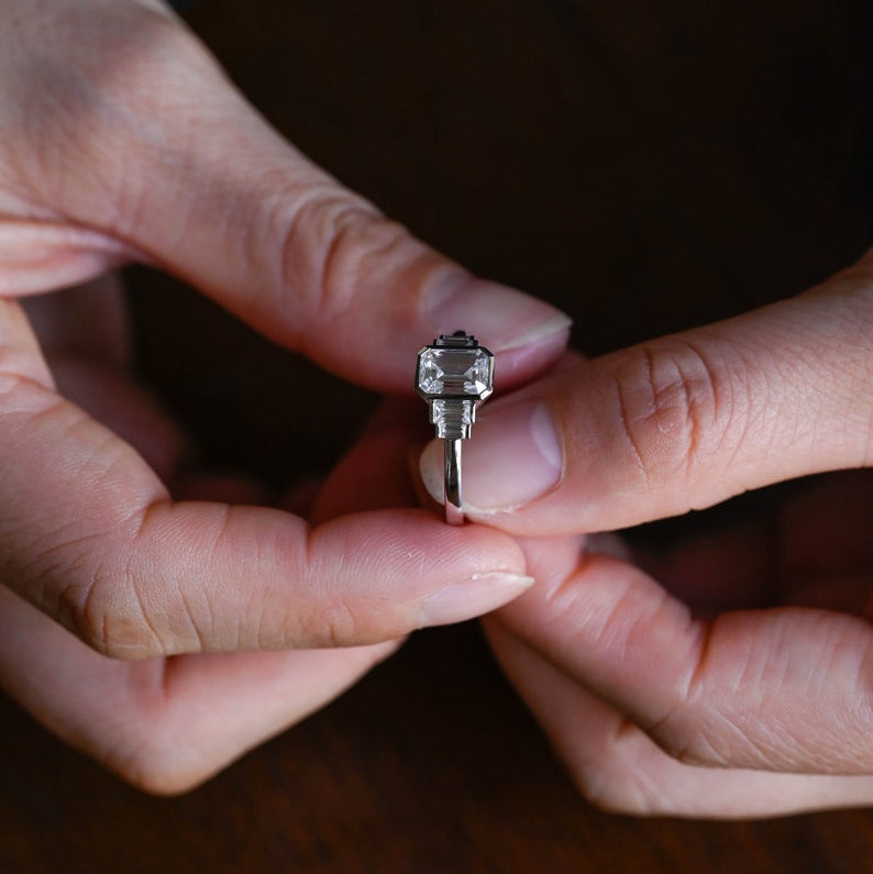 Stunning 1.0 - 2.0 CT Emerald Moissanite Engagement Ring With Cluster & Bezel Design 4
