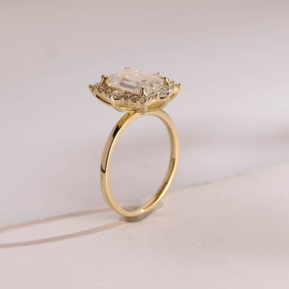 Stunning 1.0 - 2.0 CT Emerald Moissanite Engagement Ring With Halo Design 5