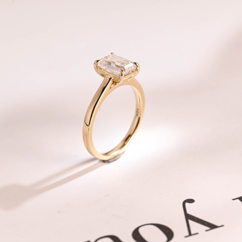 Stunning 1.0 - 2.0 CT Emerald Moissanite Engagement Ring with Solitaire Design 9