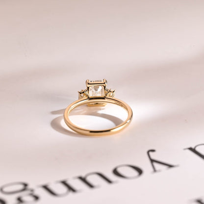 Stunning 1.0 - 2.0 CT Emerald Moissanite Engagement Ring With Cluster Design 3