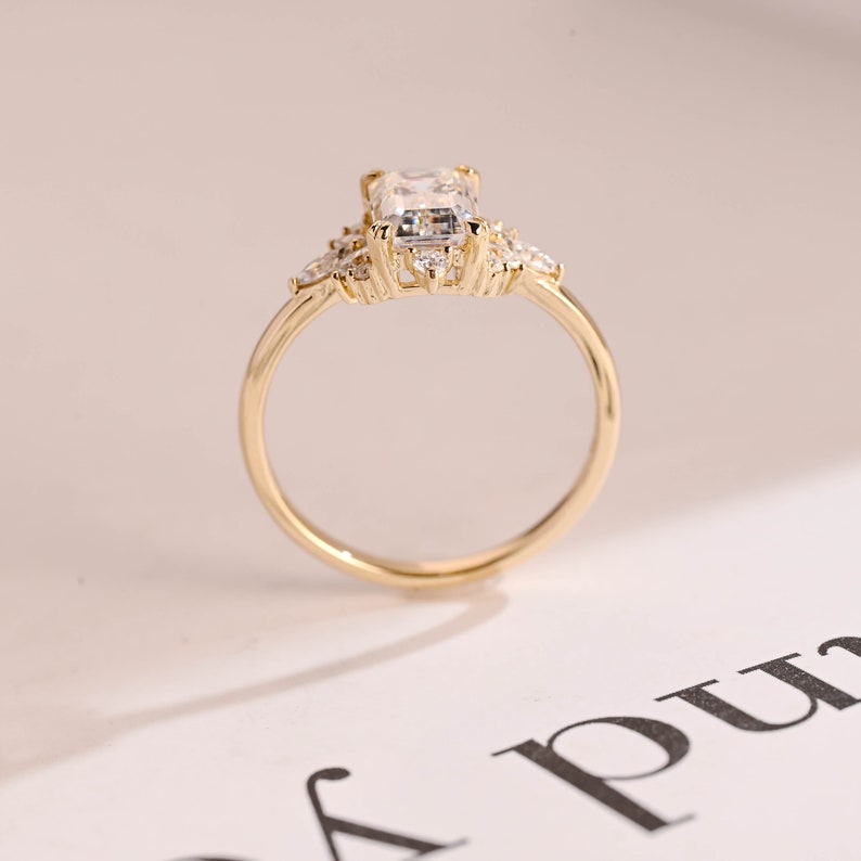 Stunning 1.0 - 2.0 CT Emerald Moissanite Engagement Ring With Cluster Design 8