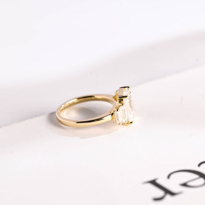 Stunning 1.0 - 2.0 CT Emerald Moissanite Engagement Ring With Cluster Design 8