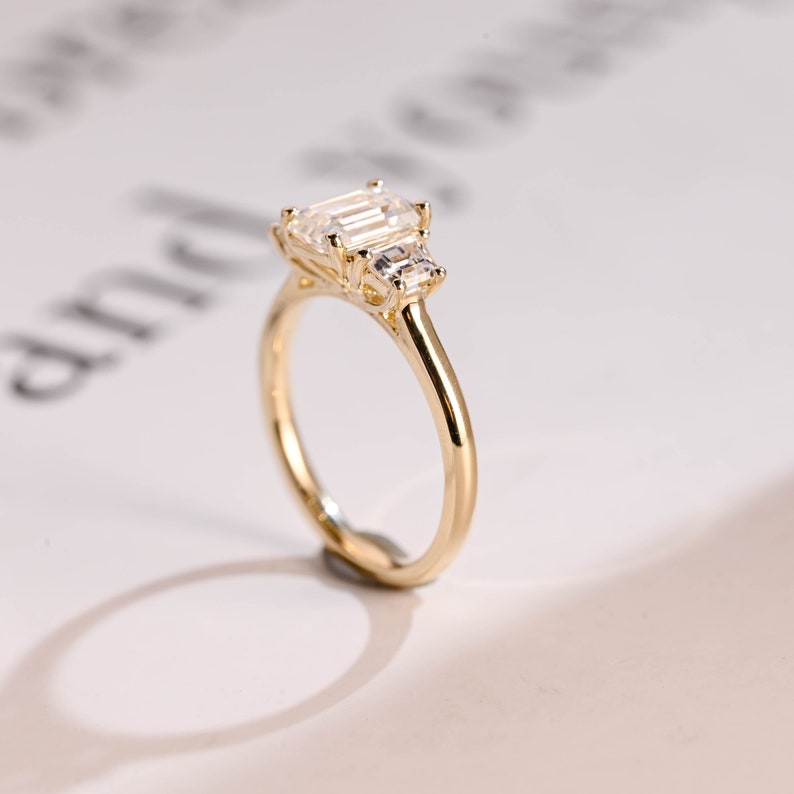 Stunning 1.0 - 2.0 CT Emerald Moissanite Engagement Ring with Three Stone Design 3