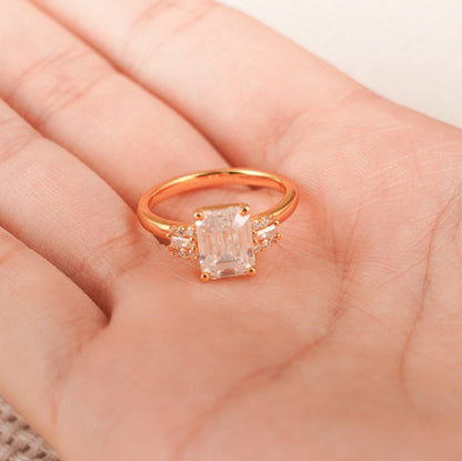 Stunning 1.0 - 2.0 CT Emerald Moissanite Engagement Ring With Cluster Design 2